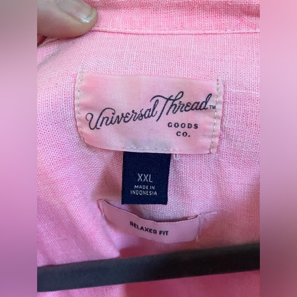 Universal threads bright pink classic button down in size XXL - Picture 3 of 5